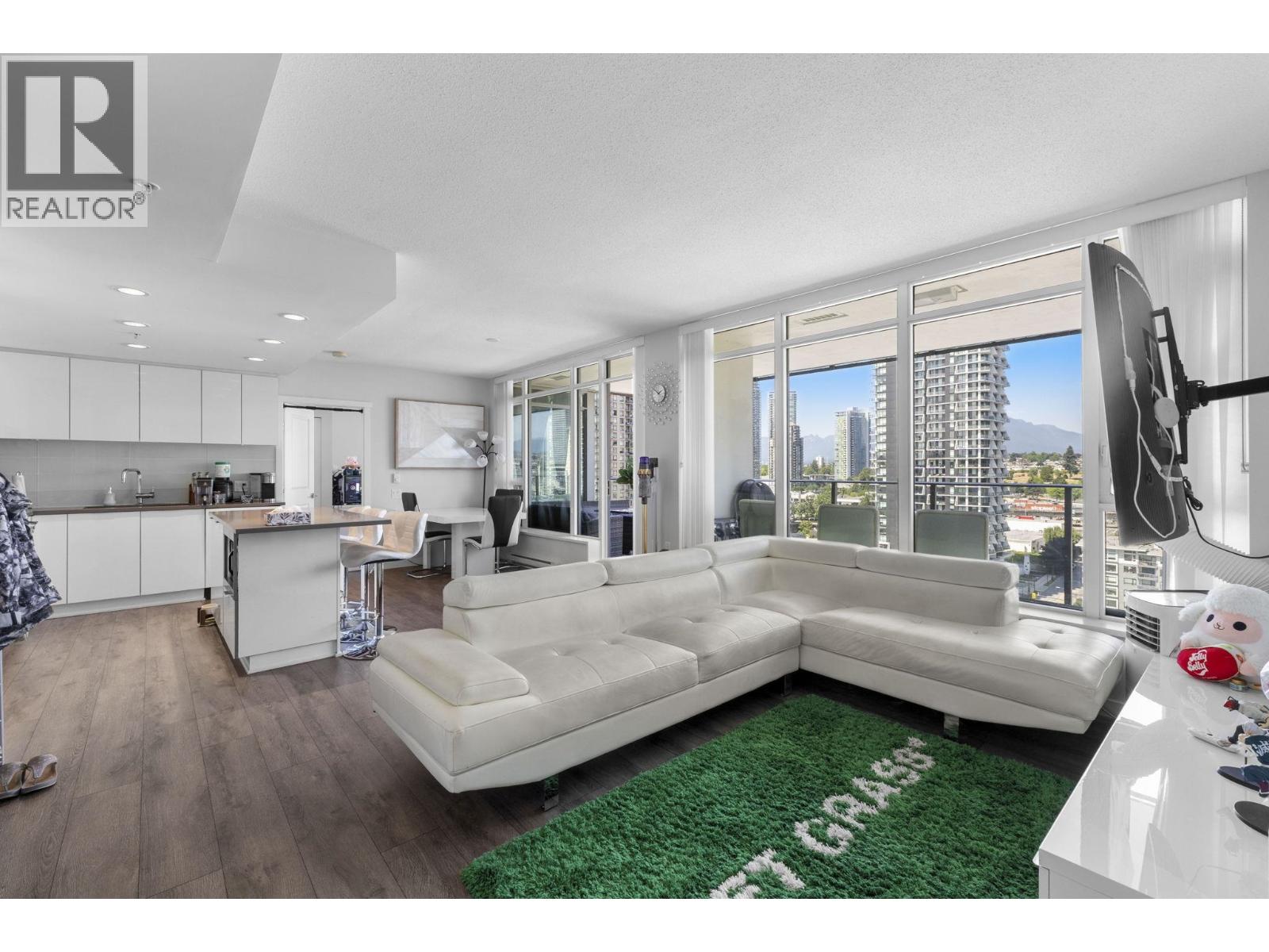 Photo 6 of 1607 2388 Madison Avenue, Burnaby BC