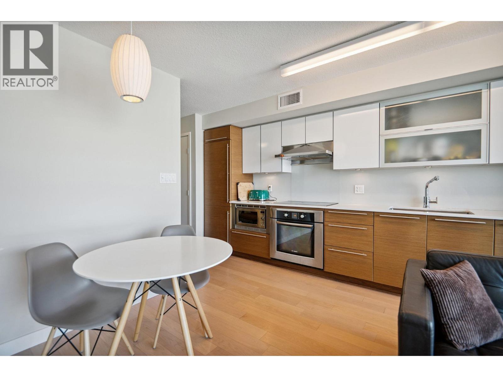 Photo 32 of 416 1635 West 3rd Avenue, Vancouver BC