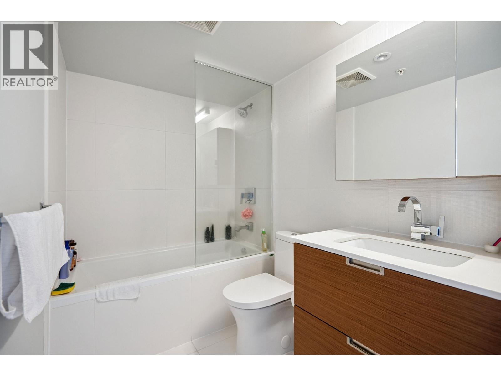 Photo 31 of 416 1635 West 3rd Avenue, Vancouver BC