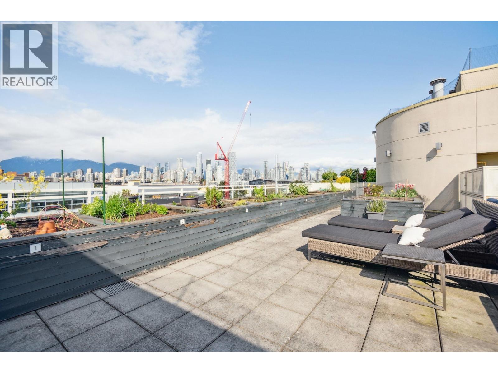 Photo 15 of 416 1635 West 3rd Avenue, Vancouver BC