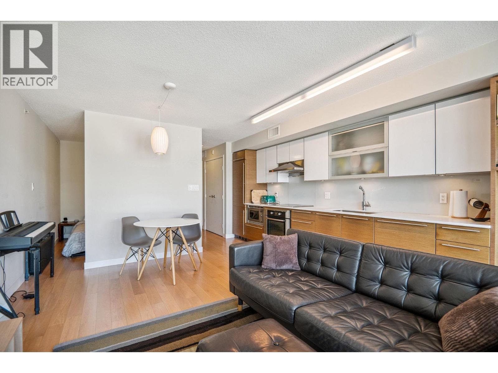 Photo 11 of 416 1635 West 3rd Avenue, Vancouver BC