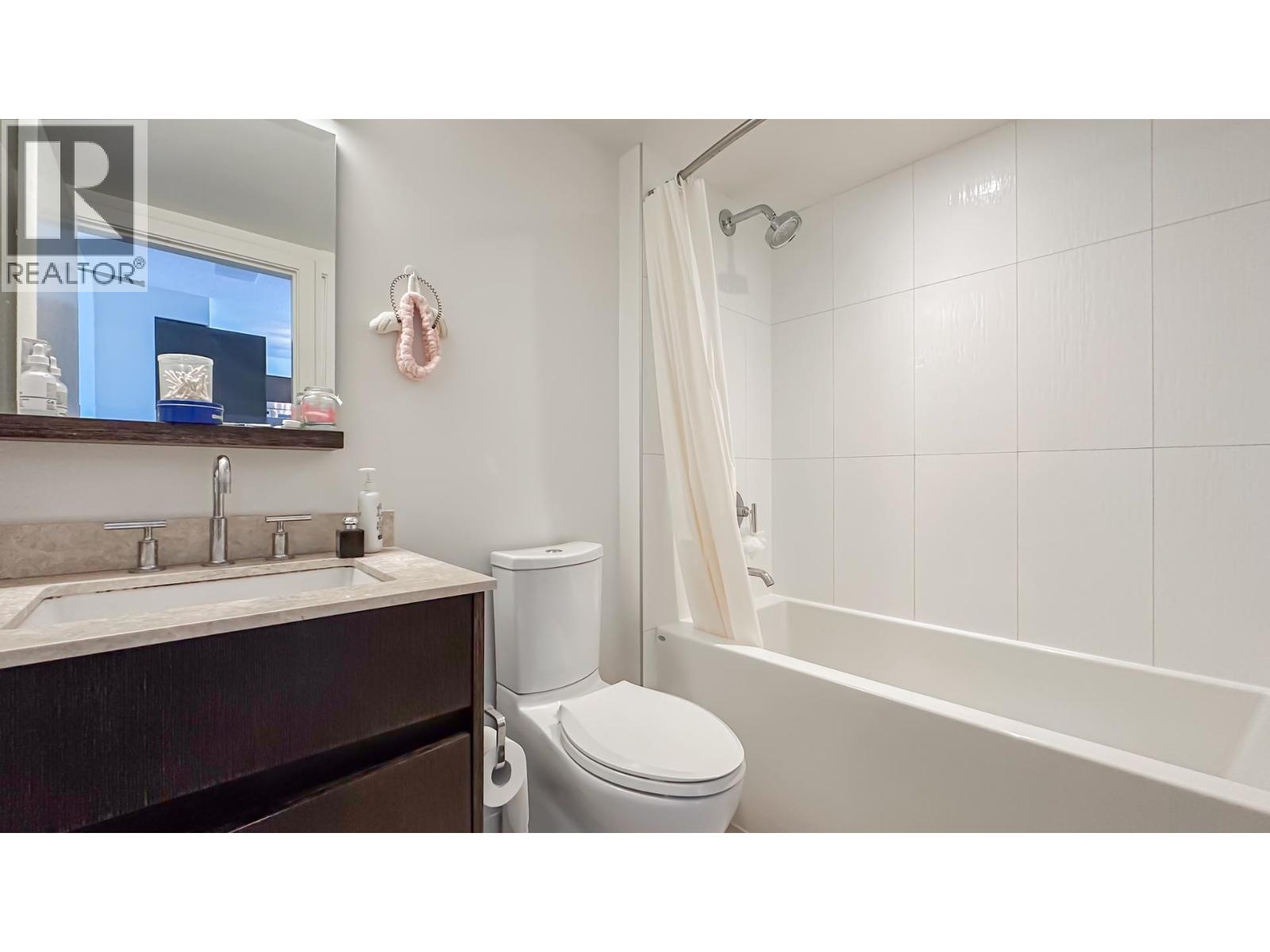 Photo 15 of 1307 7733 Firbridge Way, Richmond BC