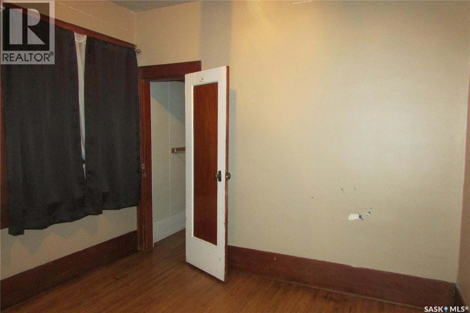 Photo 12 of 1359 Elphinstone Street, Regina SK