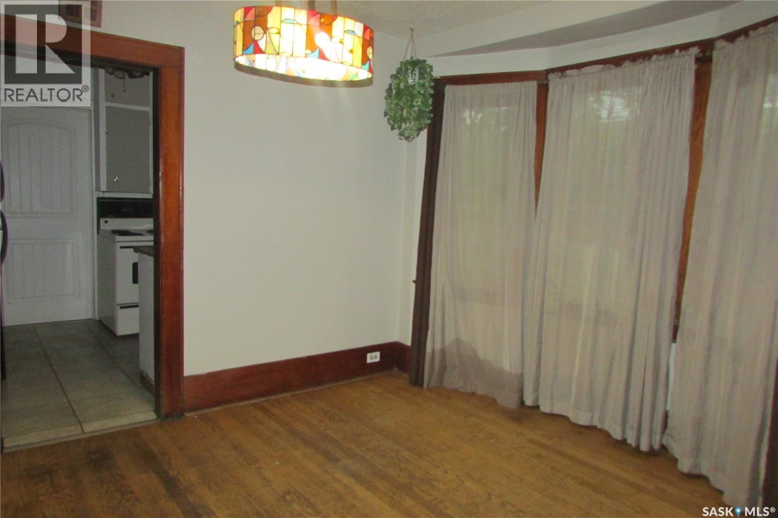 Photo 6 of 1359 Elphinstone Street, Regina SK