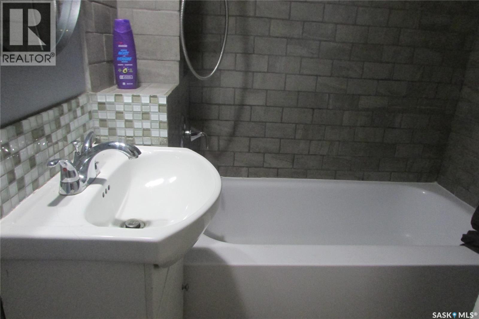 Photo 10 of 1359 Elphinstone Street, Regina SK