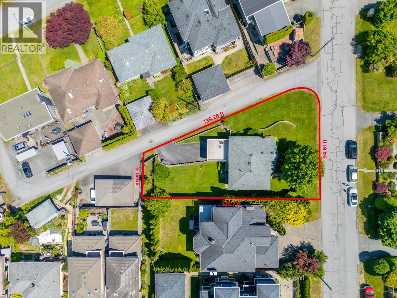 Photo 2 of 4971 Buxton Street, Burnaby BC