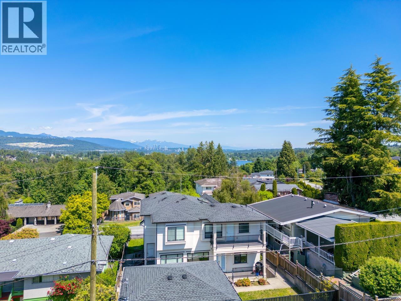 Photo 4 of 4971 Buxton Street, Burnaby BC