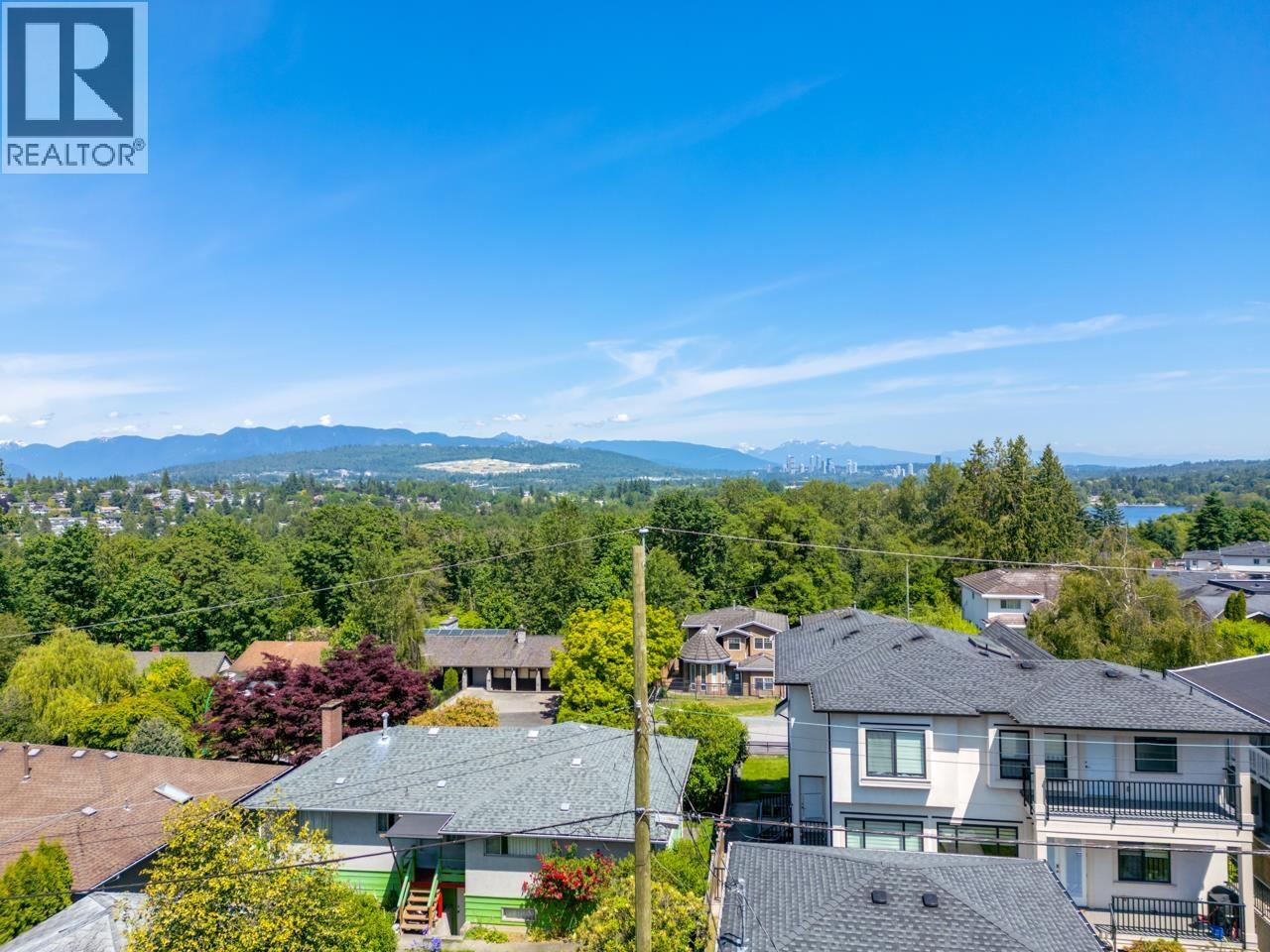 Photo 5 of 4971 Buxton Street, Burnaby BC