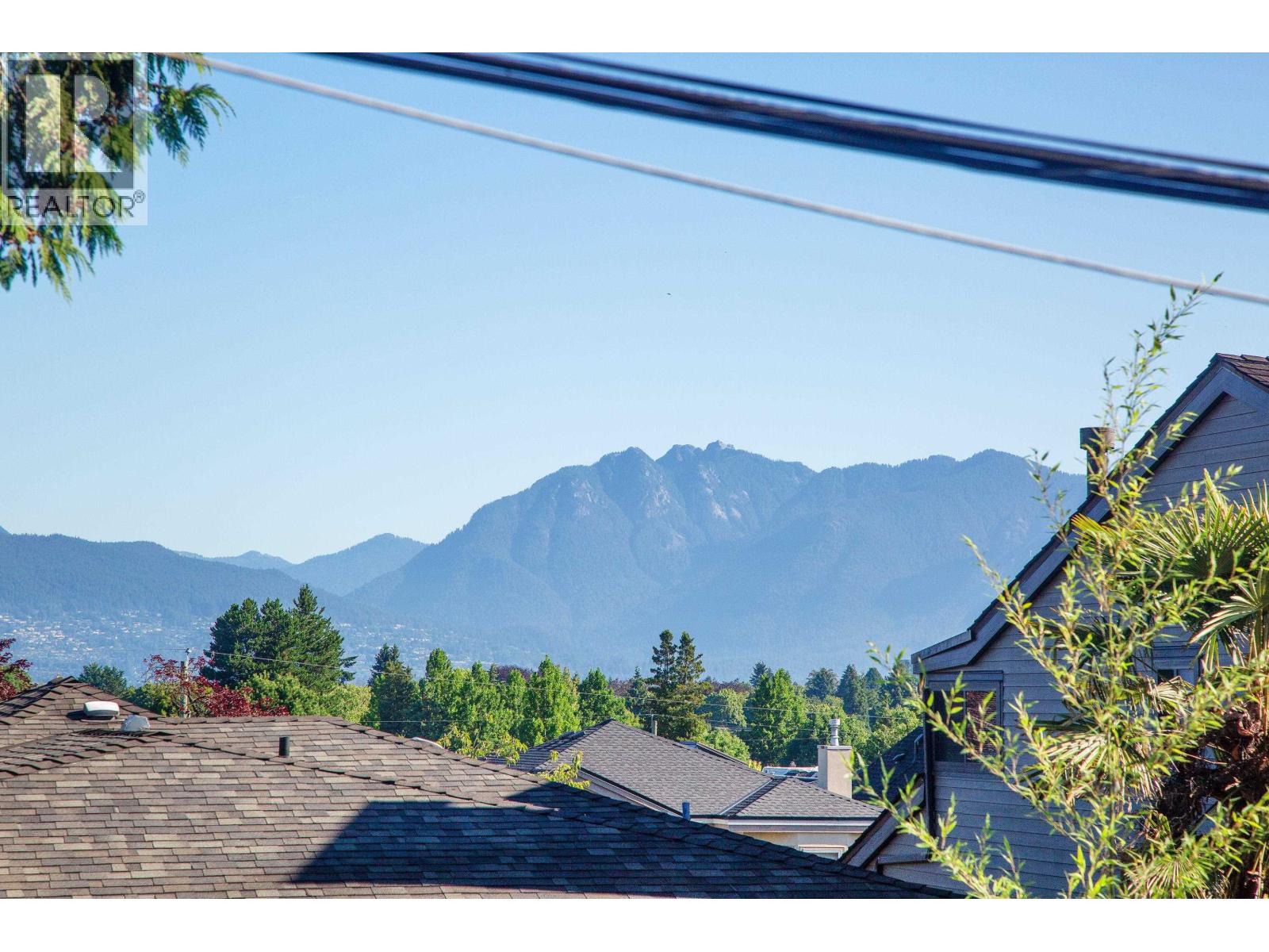 Photo 10 of 2929 W 24th Avenue, Vancouver BC
