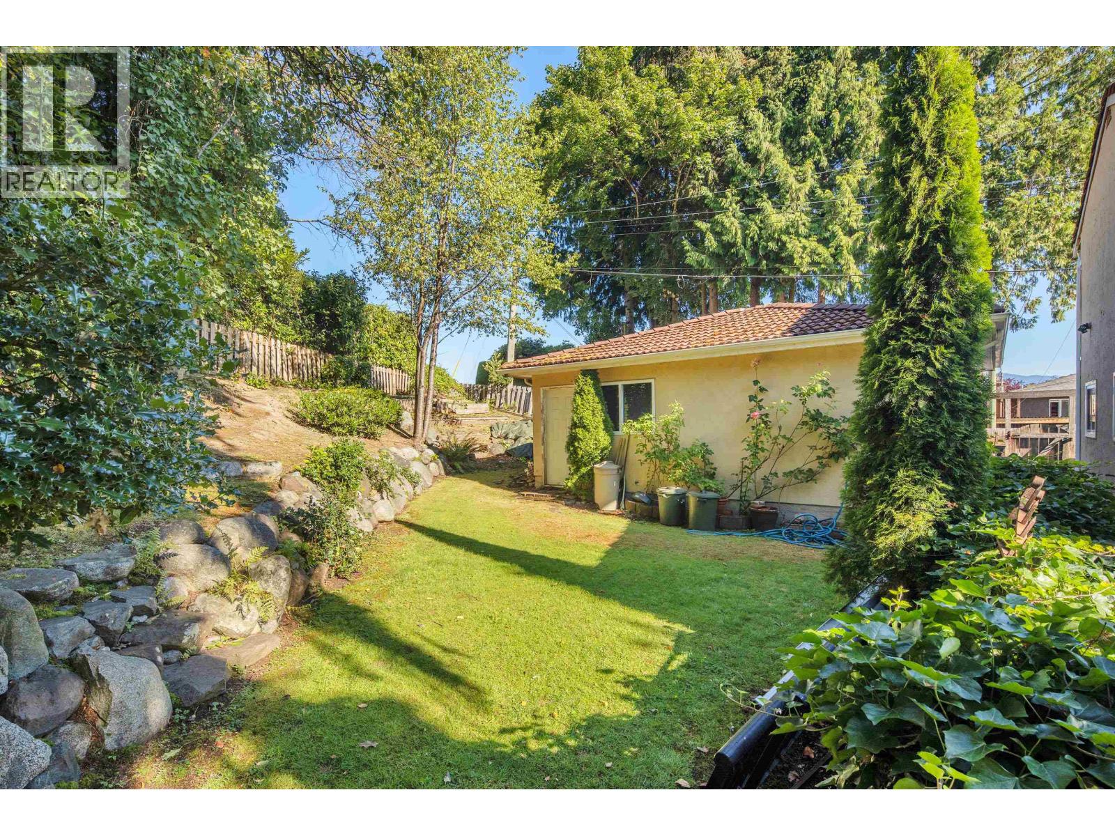 Photo 18 of 2929 W 24th Avenue, Vancouver BC