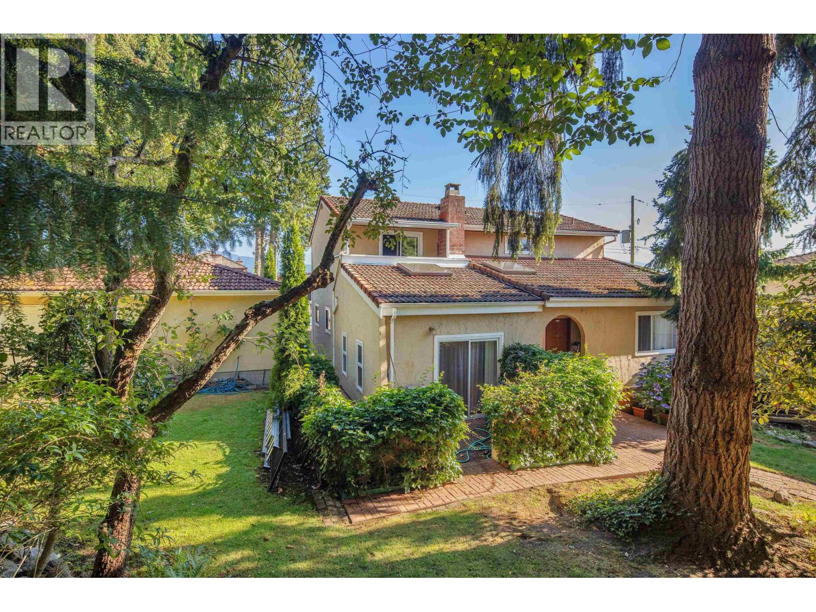 Photo 12 of 2929 W 24th Avenue, Vancouver BC