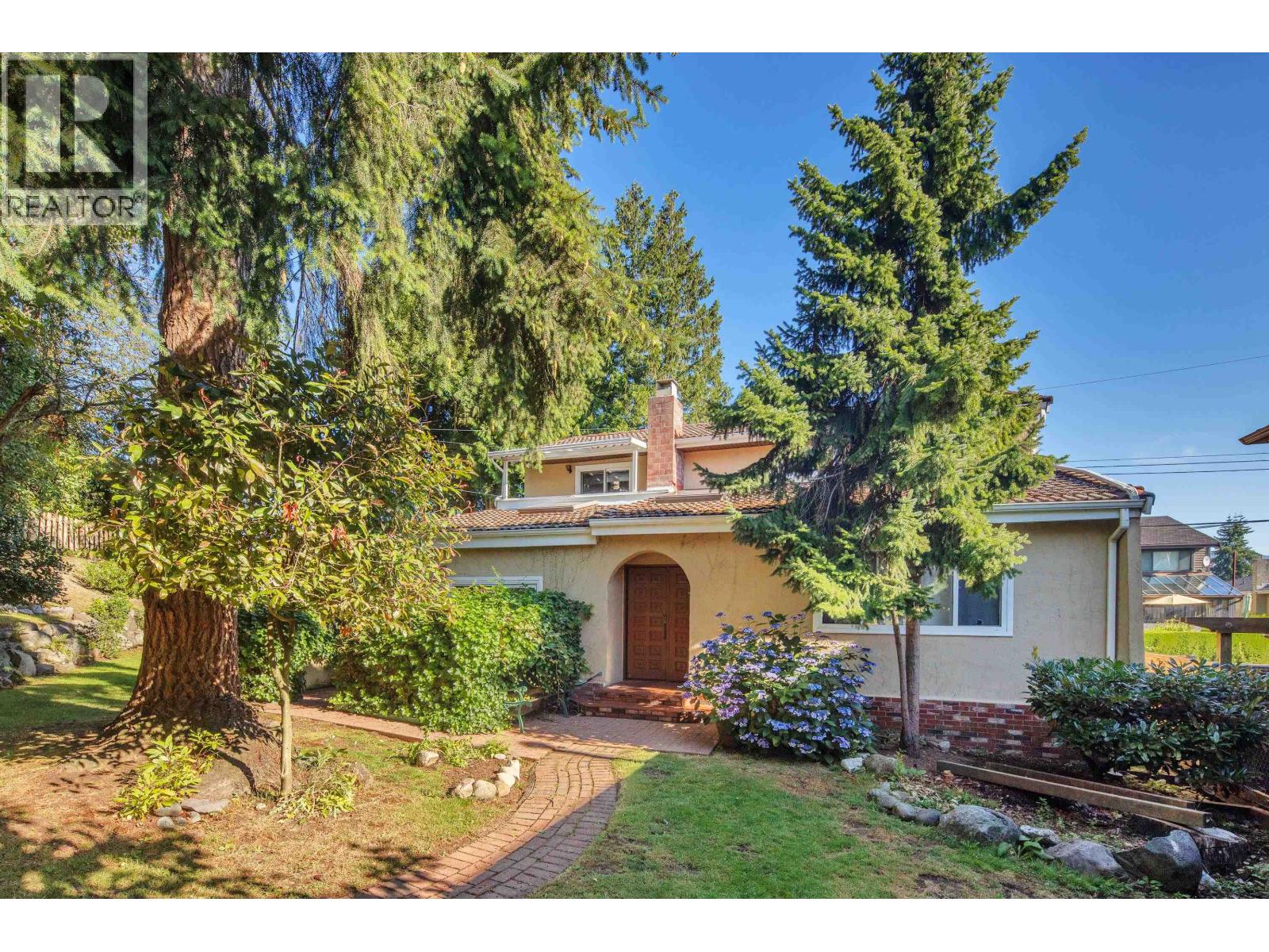 Photo 11 of 2929 W 24th Avenue, Vancouver BC