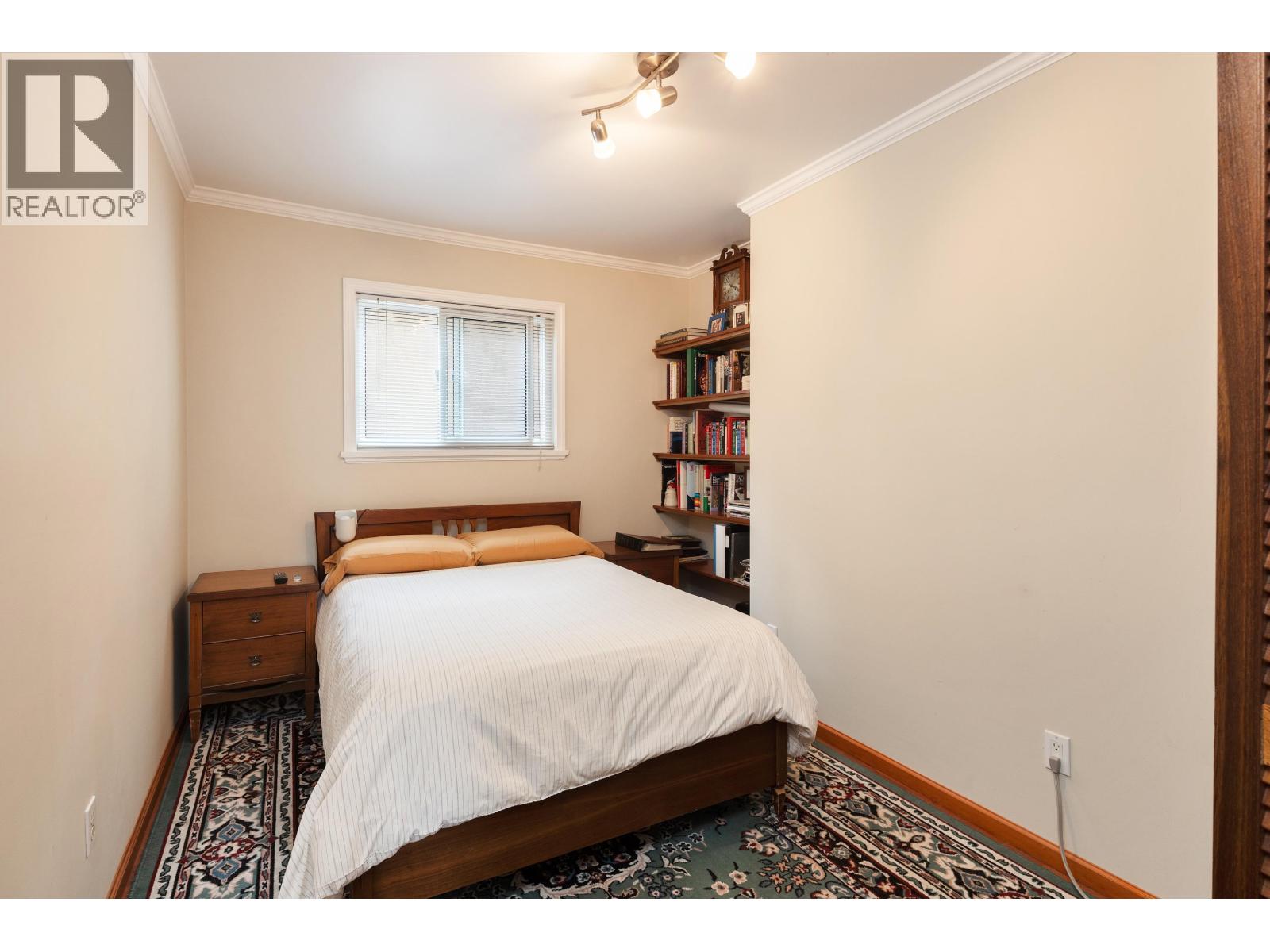 Photo 3 of 2929 W 24th Avenue, Vancouver BC