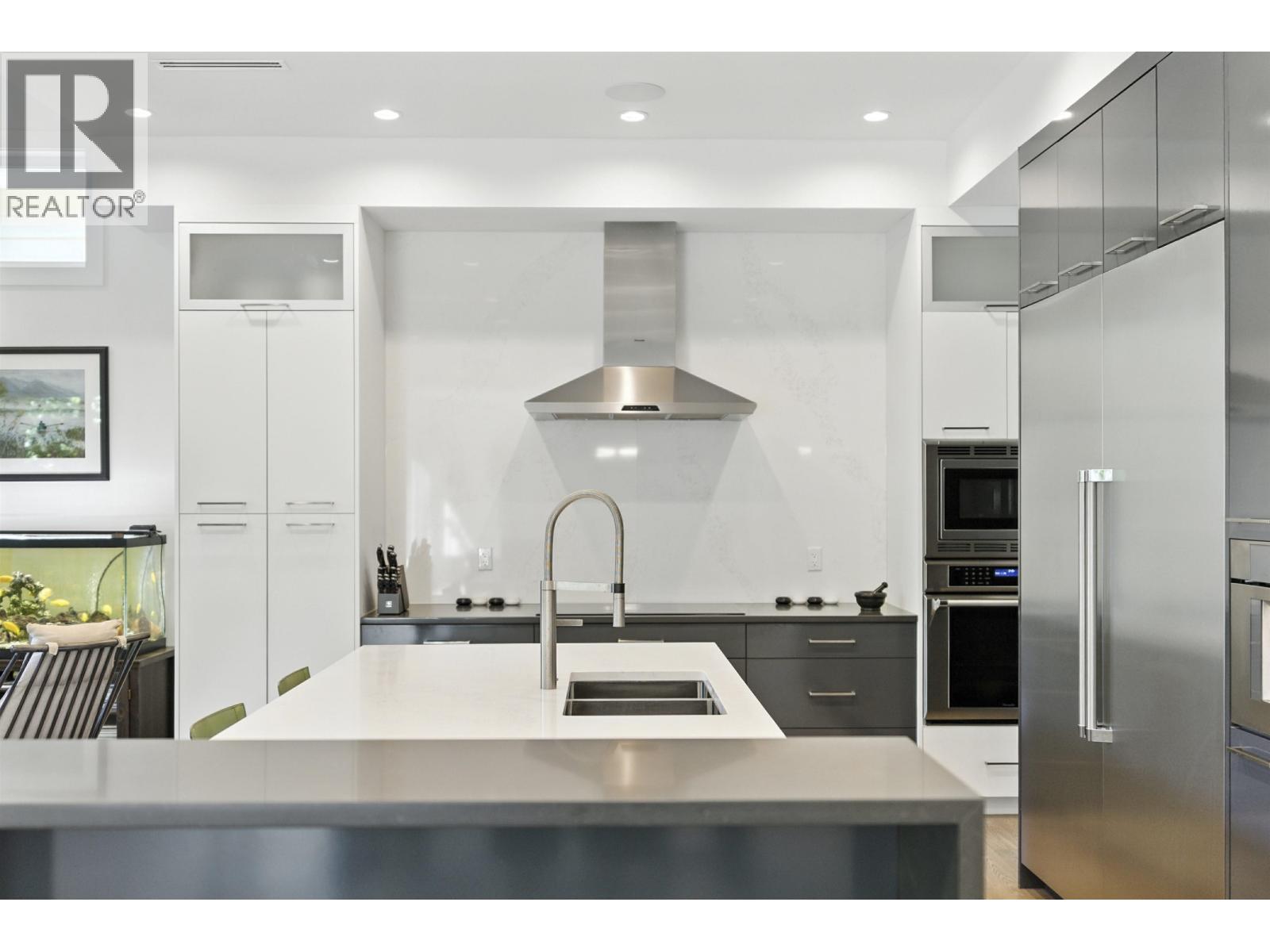 1891 BURRILL AVENUE, North Vancouver