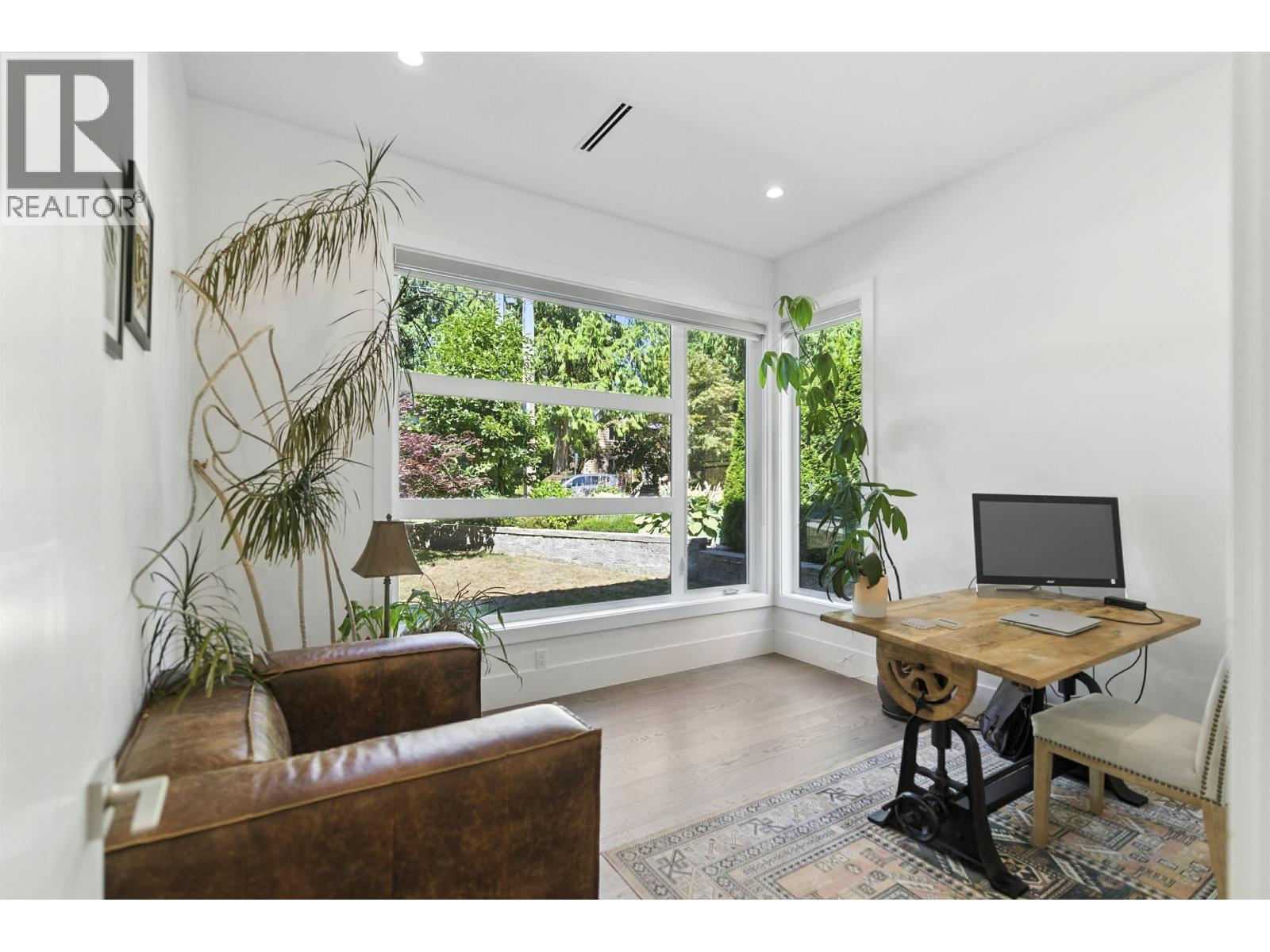 1891 BURRILL AVENUE, North Vancouver