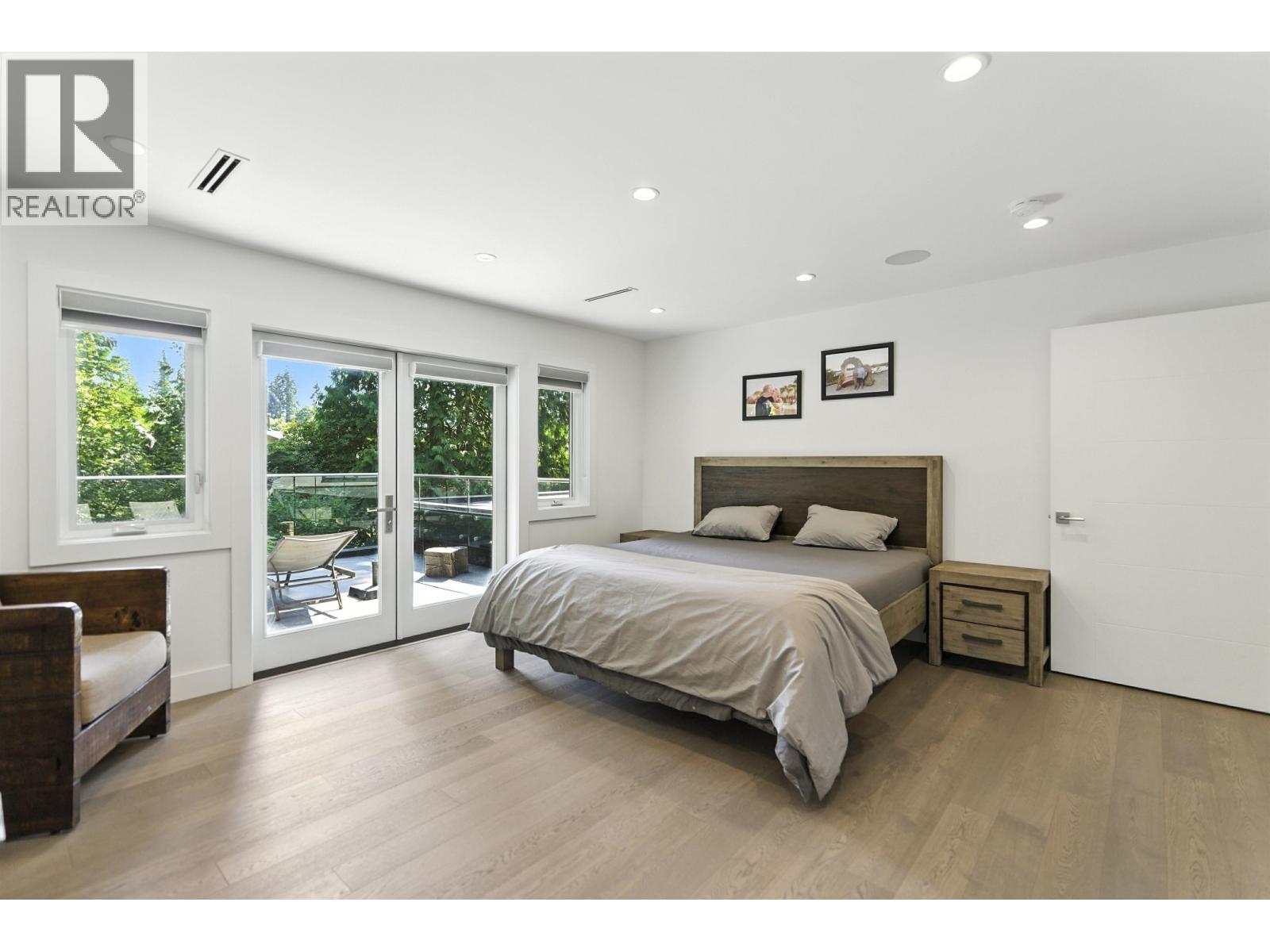 1891 BURRILL AVENUE, North Vancouver