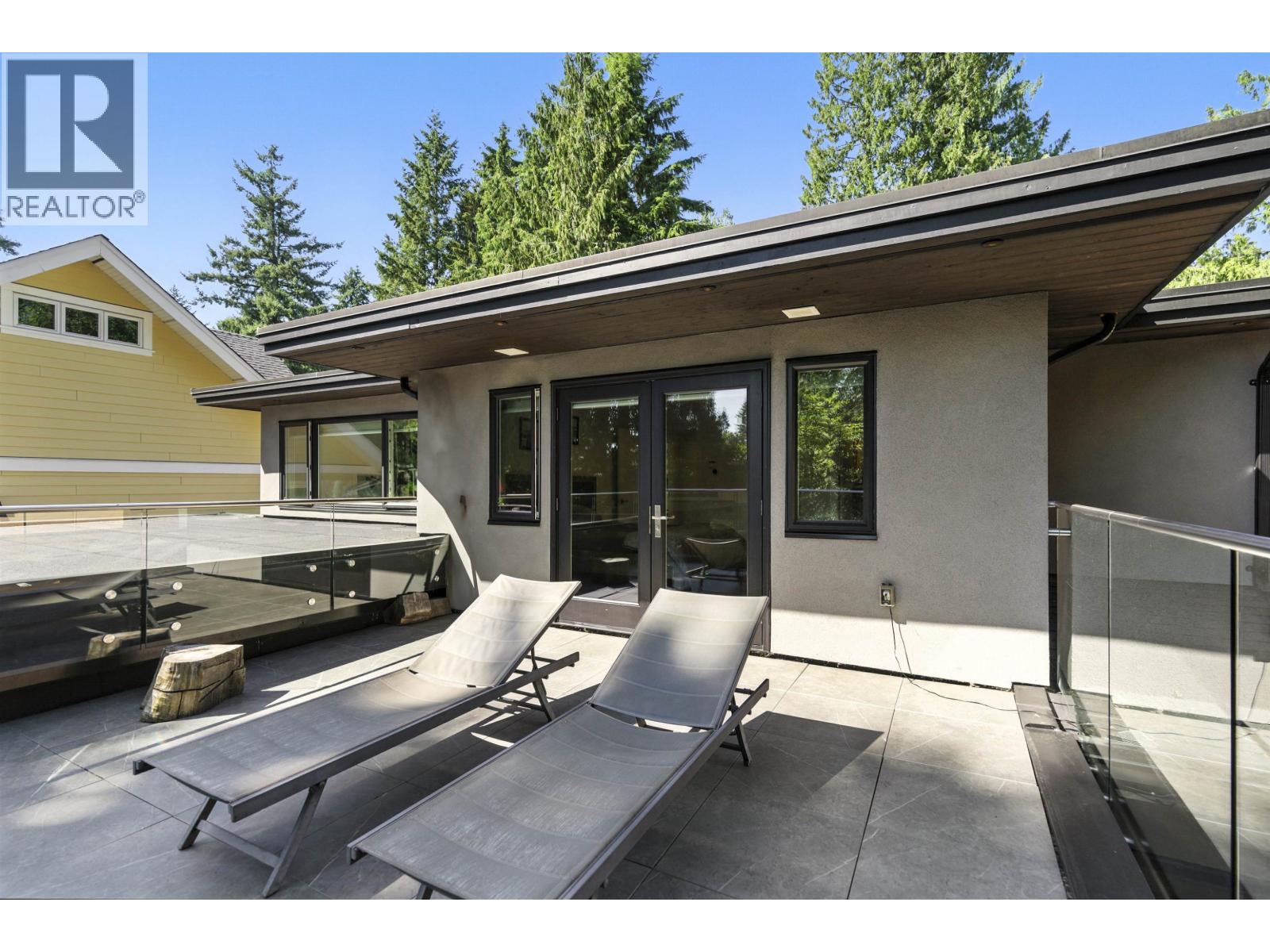 1891 BURRILL AVENUE, North Vancouver
