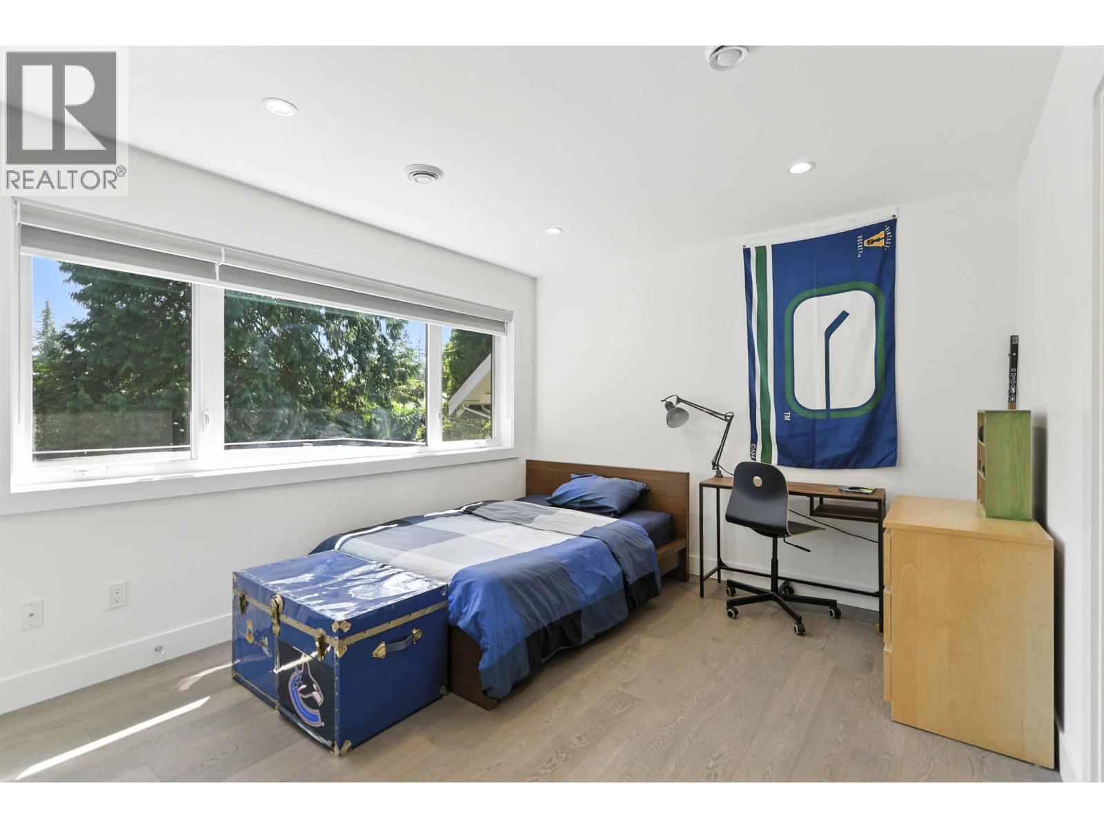 1891 BURRILL AVENUE, North Vancouver