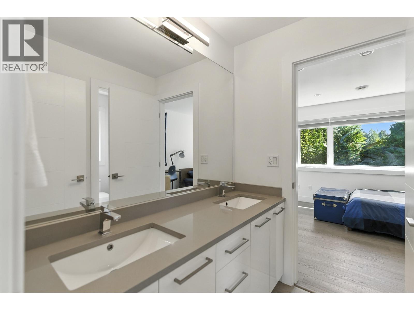 1891 BURRILL AVENUE, North Vancouver