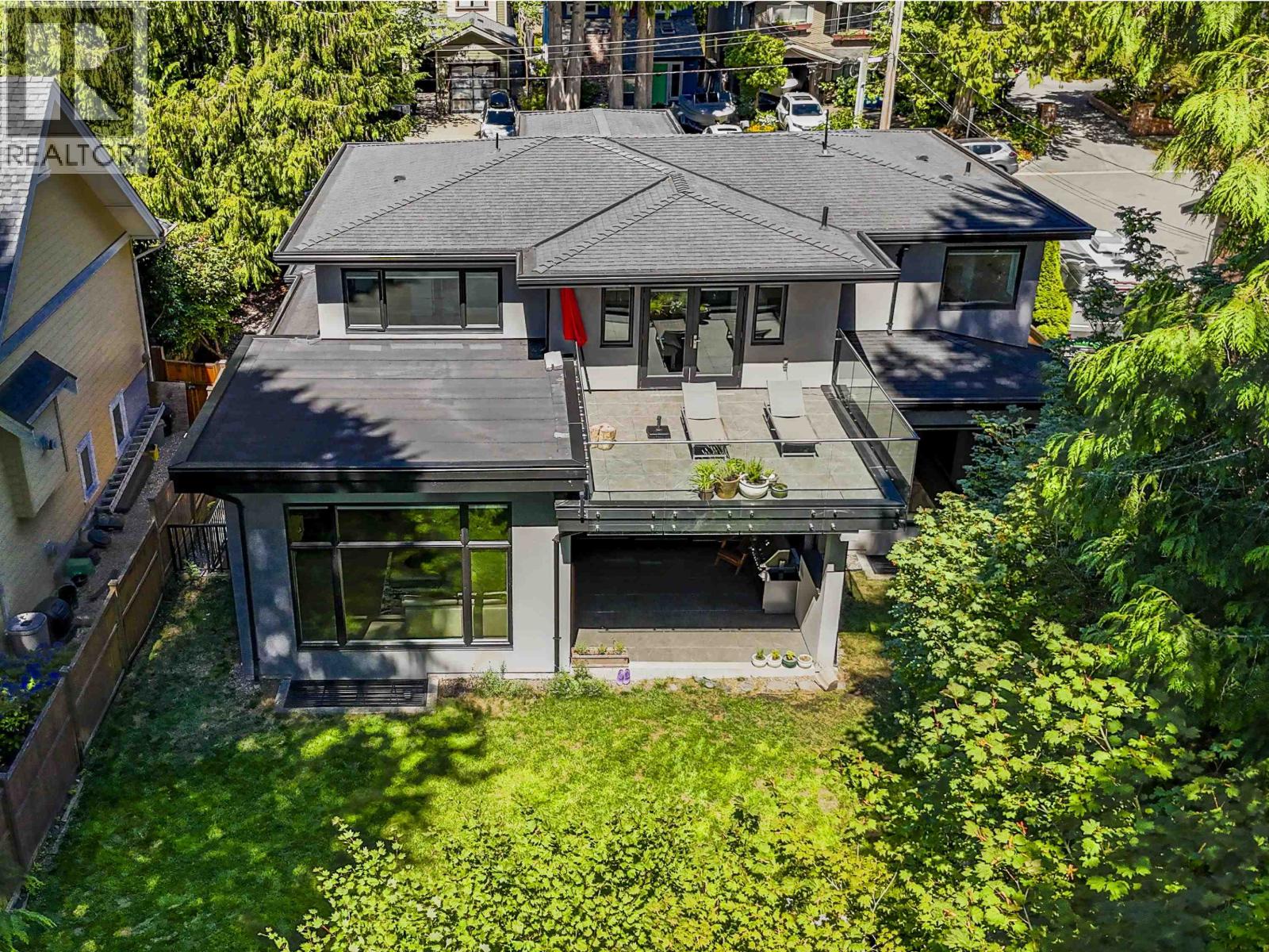 1891 BURRILL AVENUE, North Vancouver