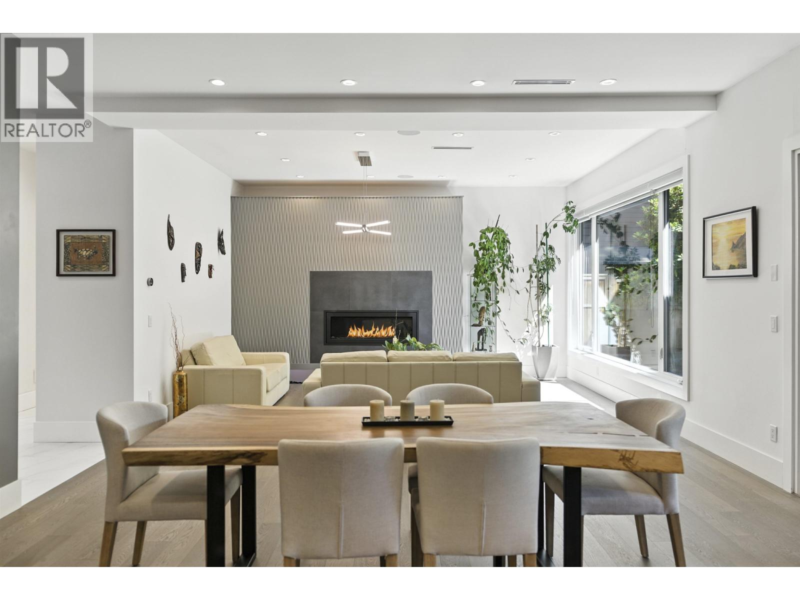 1891 BURRILL AVENUE, North Vancouver