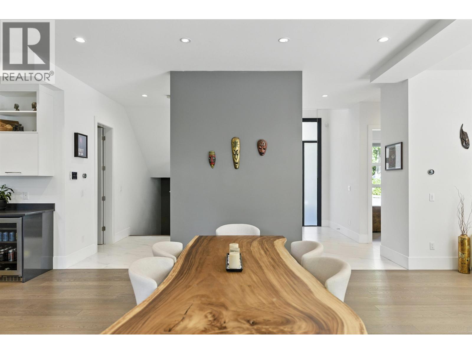 1891 BURRILL AVENUE, North Vancouver