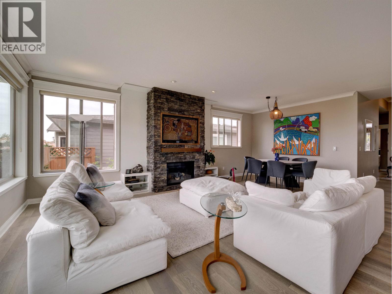 6338 BAILLIE ROAD, Sechelt