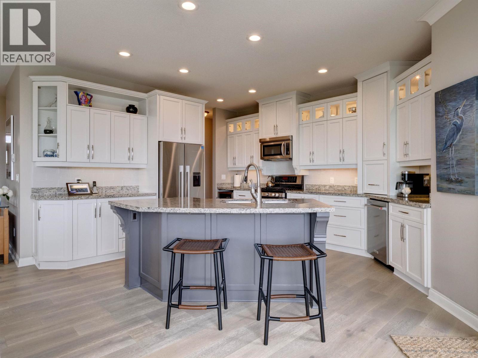 6338 BAILLIE ROAD, Sechelt