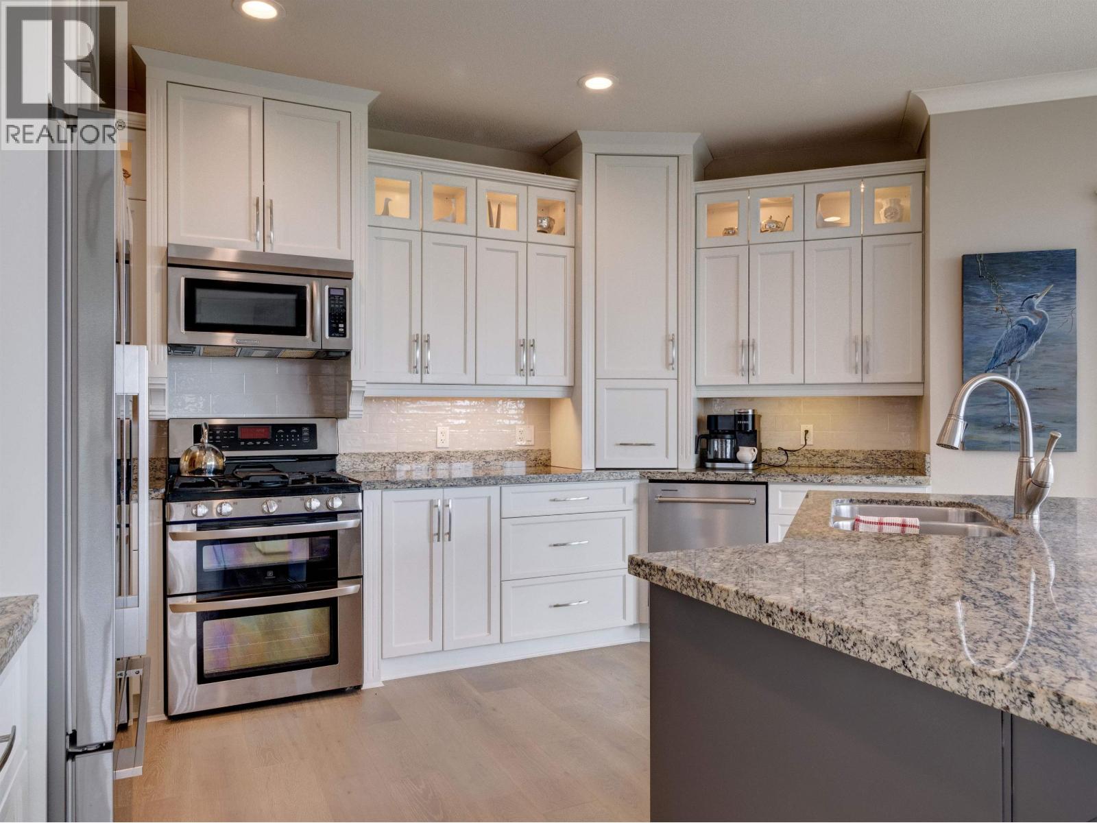 6338 BAILLIE ROAD, Sechelt
