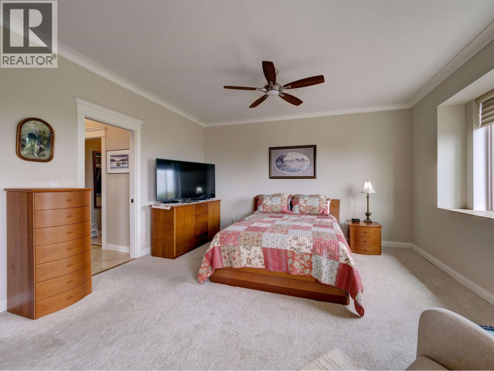 6338 BAILLIE ROAD, Sechelt