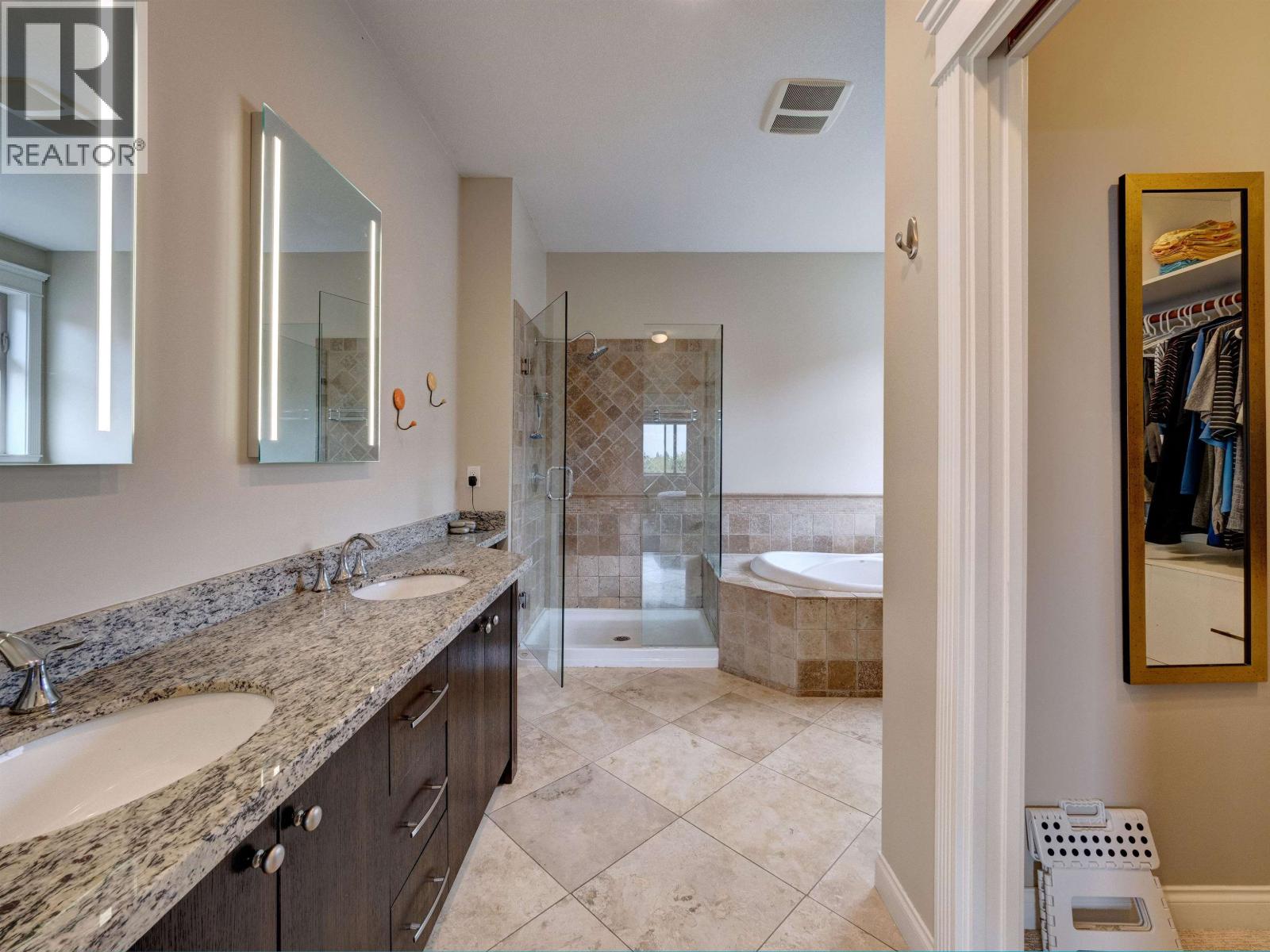 6338 BAILLIE ROAD, Sechelt
