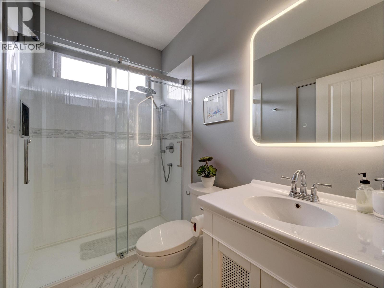 6338 BAILLIE ROAD, Sechelt