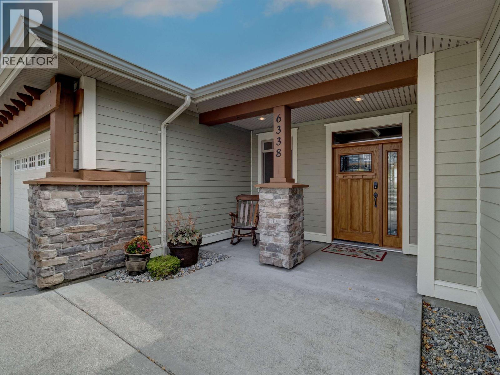 6338 BAILLIE ROAD, Sechelt