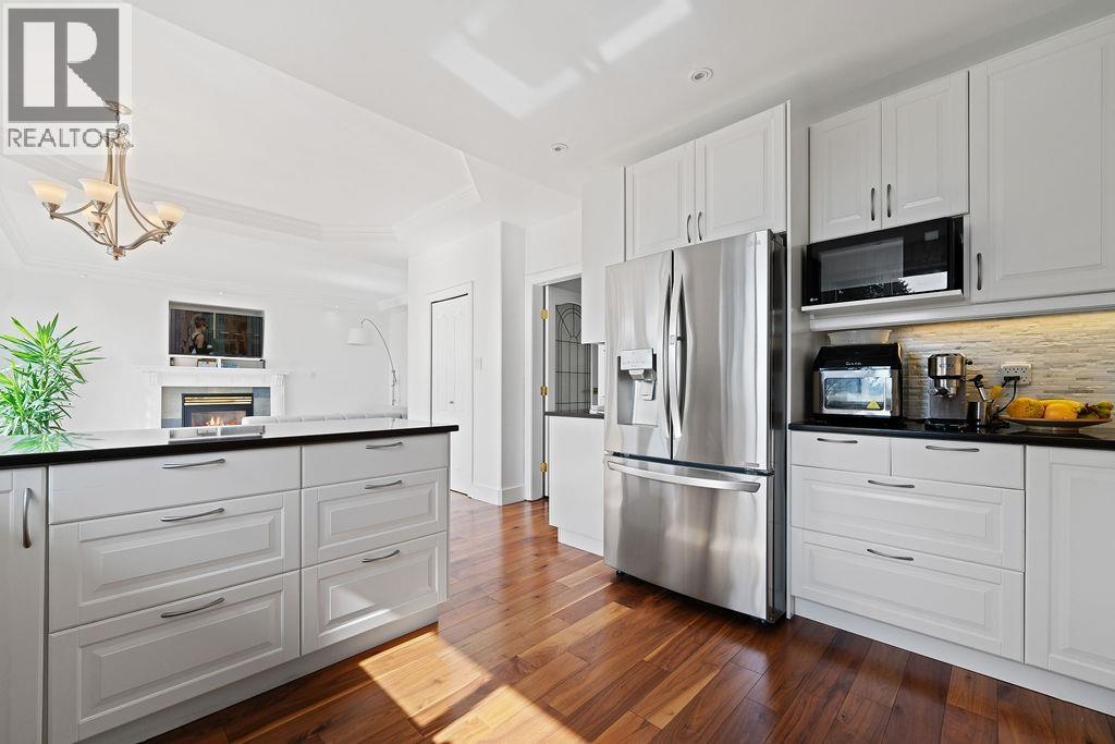 1075 ADDERLEY STREET, North Vancouver