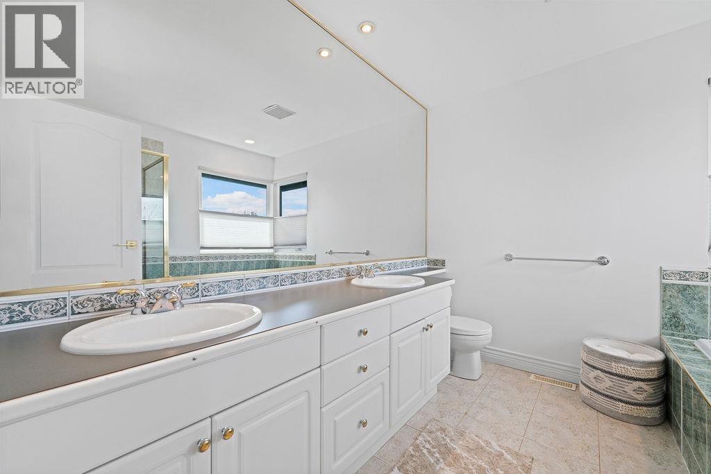 1075 ADDERLEY STREET, North Vancouver