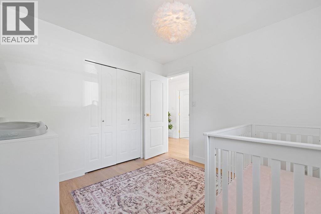 1075 ADDERLEY STREET, North Vancouver