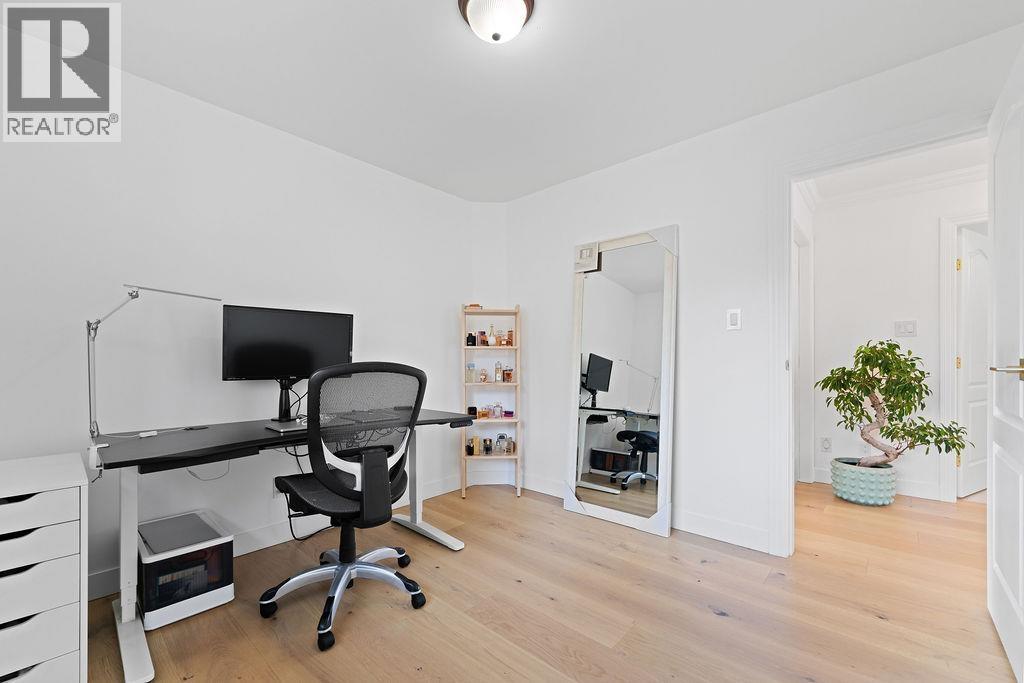 1075 ADDERLEY STREET, North Vancouver