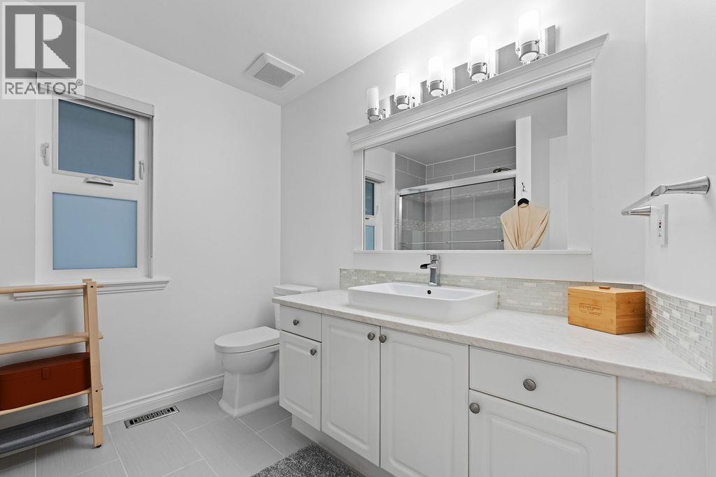 1075 ADDERLEY STREET, North Vancouver