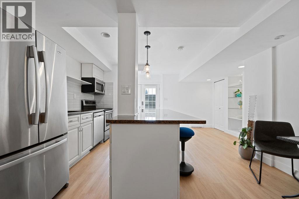 1075 ADDERLEY STREET, North Vancouver