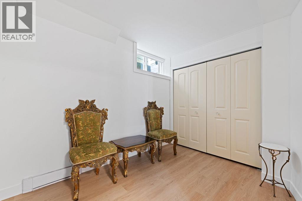 1075 ADDERLEY STREET, North Vancouver