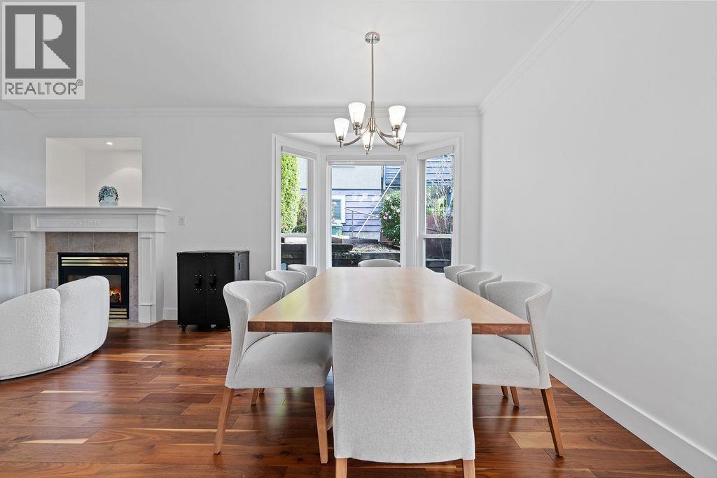 1075 ADDERLEY STREET, North Vancouver