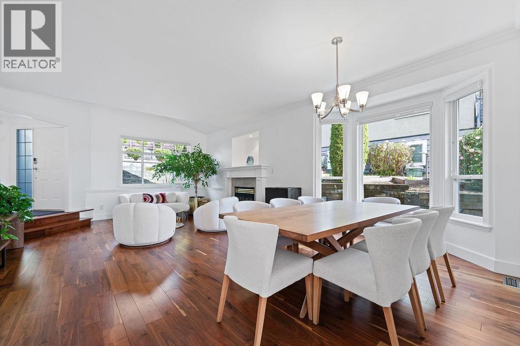 1075 ADDERLEY STREET, North Vancouver