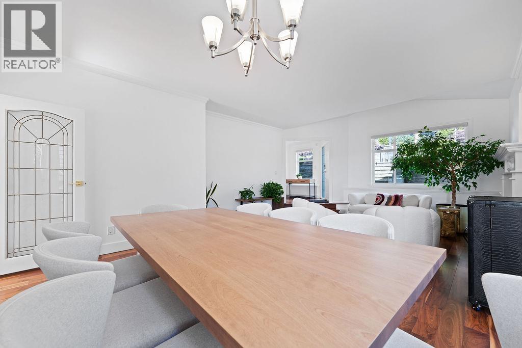 1075 ADDERLEY STREET, North Vancouver