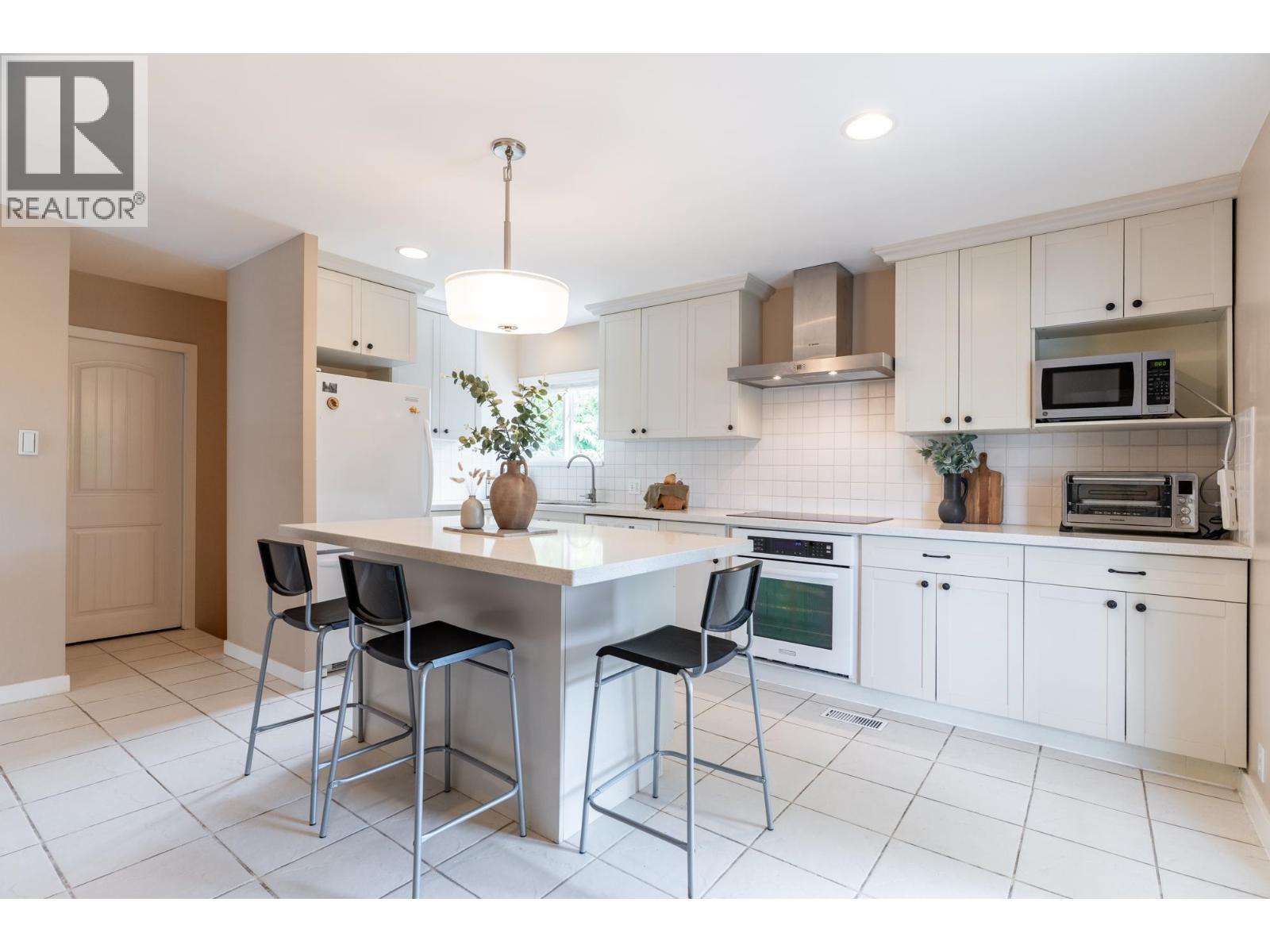 Photo 18 of 5720 Curtis Street, Burnaby BC