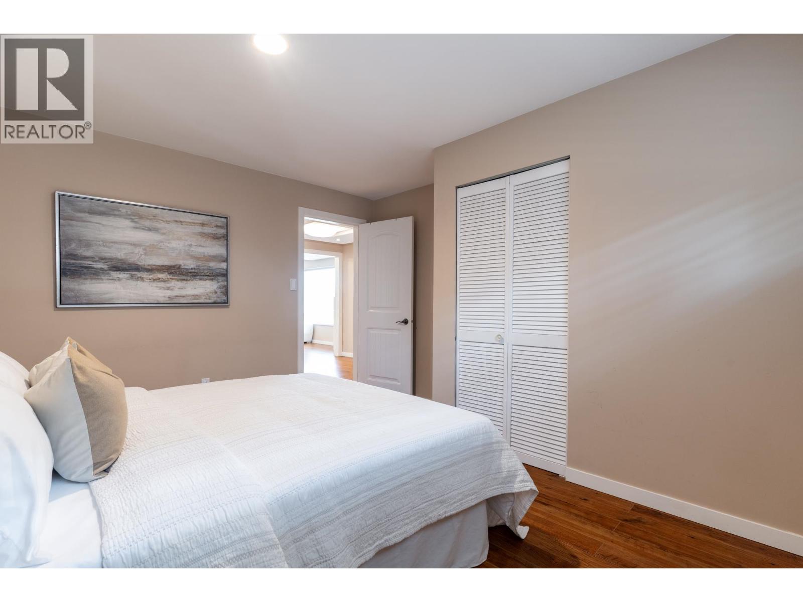 Photo 11 of 5720 Curtis Street, Burnaby BC
