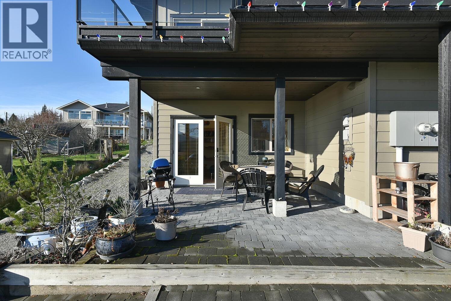 659-661 GIBSONS WAY, Gibsons