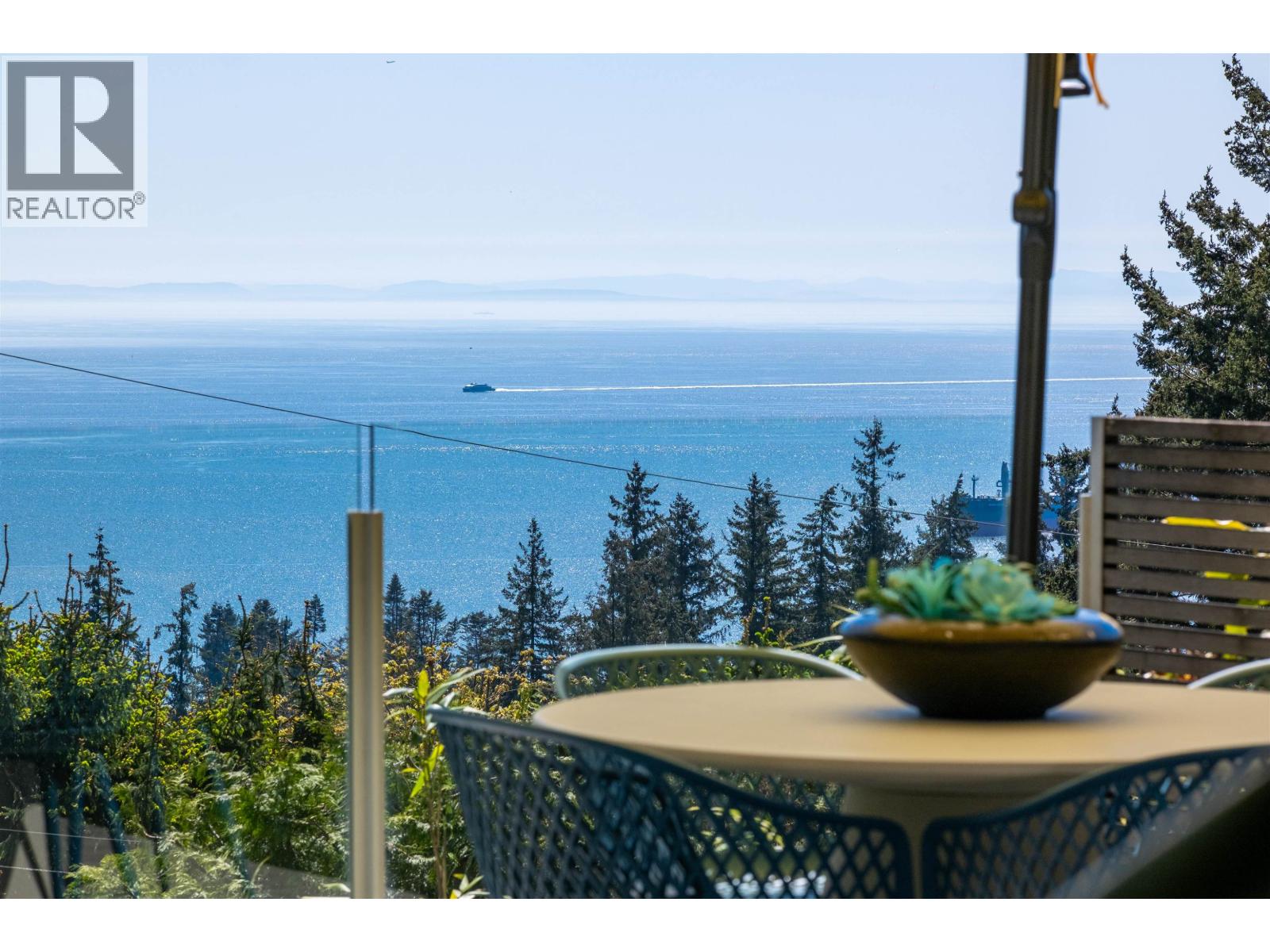 Photo 21 of 4045 Bayridge Avenue, West Vancouver BC