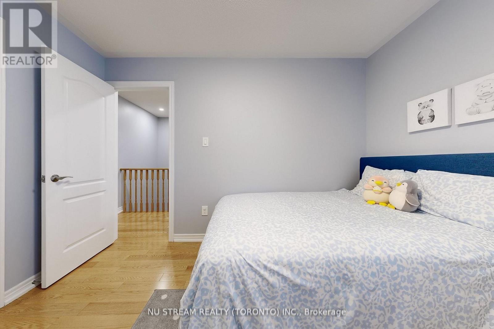 Photo 26 of 52 Idyllwood Avenue, Richmond Hill ON