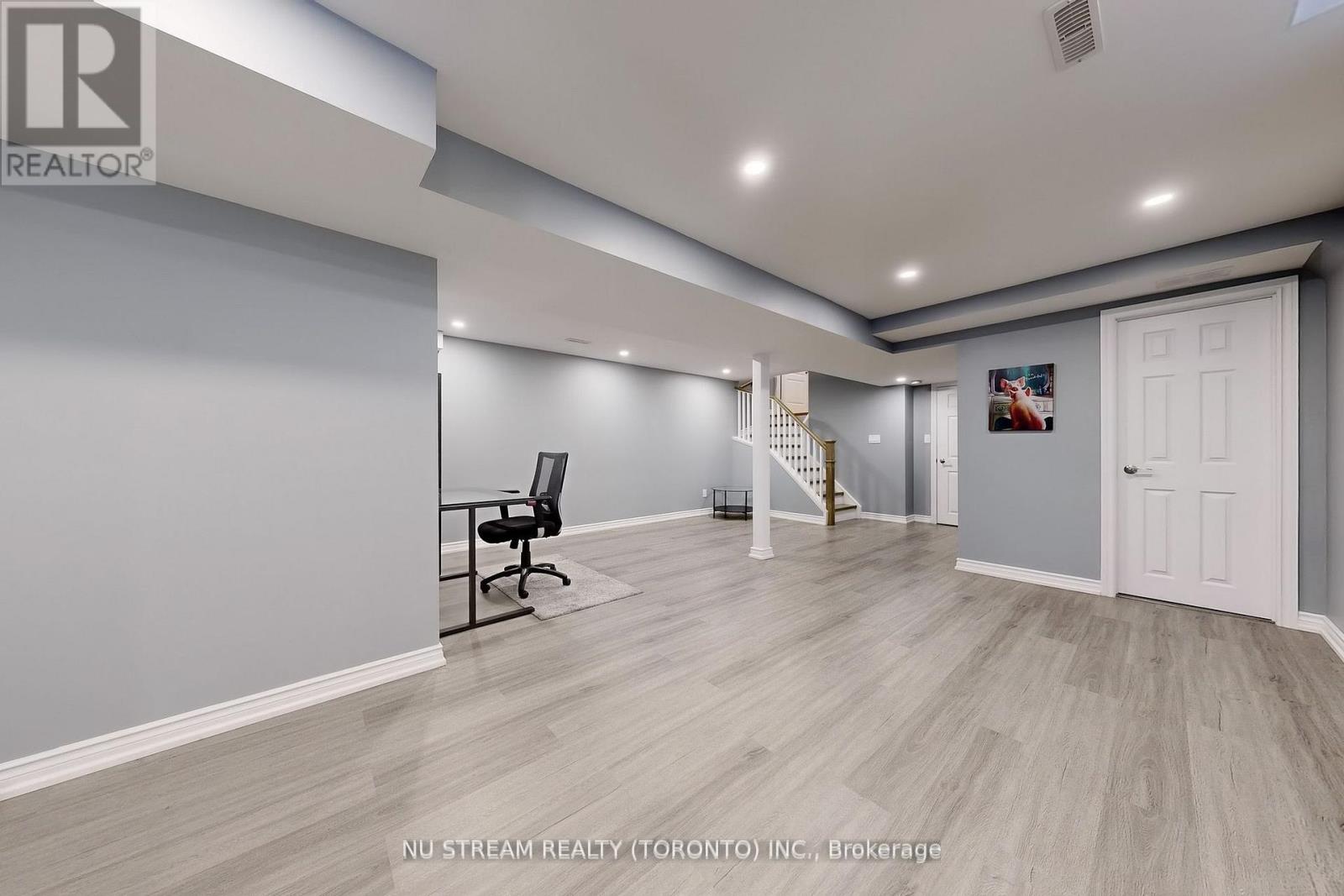 Photo 27 of 52 Idyllwood Avenue, Richmond Hill ON