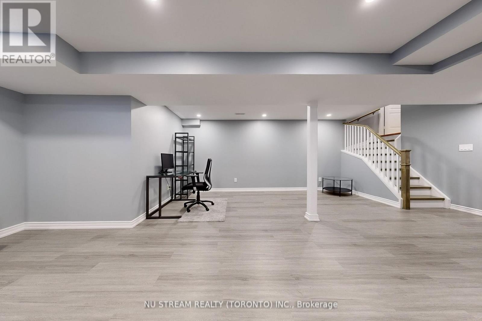 Photo 23 of 52 Idyllwood Avenue, Richmond Hill ON
